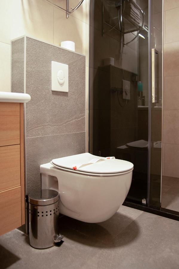 Studio Apartment Theatre View SJJ Esterno foto