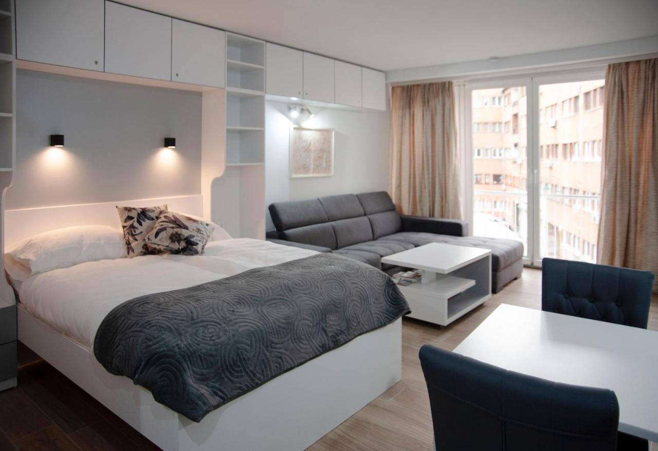 Studio Apartment Theatre View SJJ Esterno foto