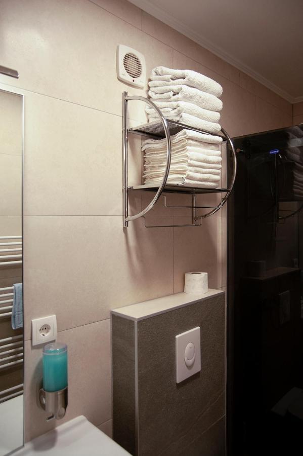 Studio Apartment Theatre View SJJ Esterno foto