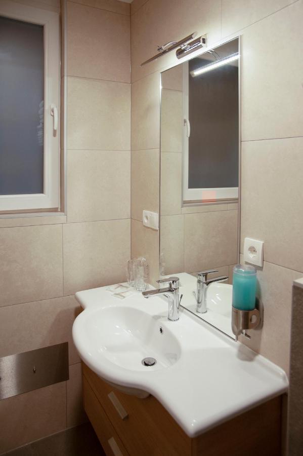 Studio Apartment Theatre View SJJ Esterno foto