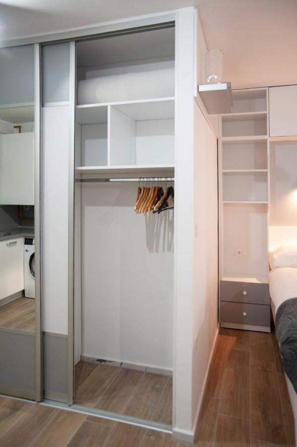 Studio Apartment Theatre View SJJ Esterno foto